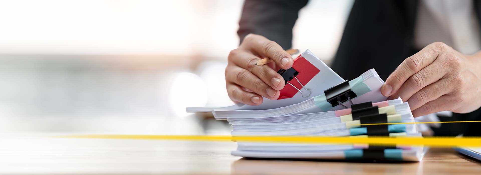 Documents on a desk | LGI